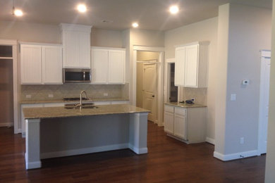 Inspiration for a transitional kitchen remodel in Houston