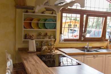 Foto di una cucina country