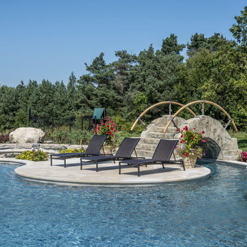 Pool Island Seating Area