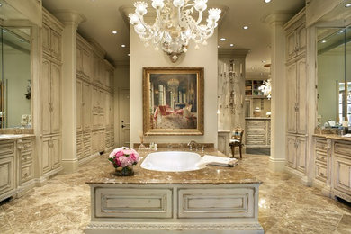 Inspiration for a traditional bathroom.