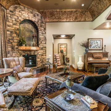 S. Frontier Trail Residence