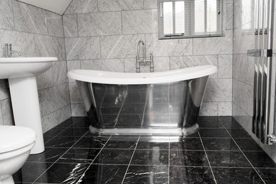 Bathroom - bathroom idea in Toronto
