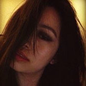Thuy Tees foto
