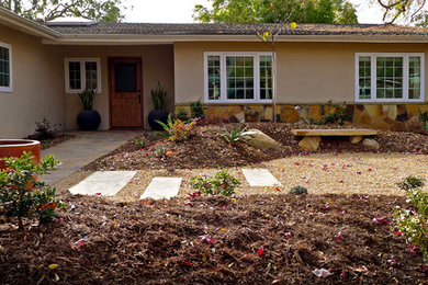 Inspiration for a contemporary landscaping in Santa Barbara.