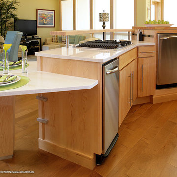 Door style: Milan | Species: Maple | Finish: Natural