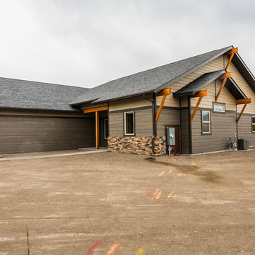 Grants Meadows: The Garnet, Exterior