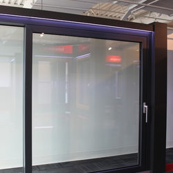 Showroom - Windows