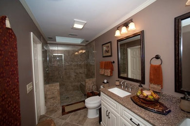Design ideas for a traditional bathroom in Columbus.