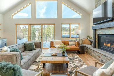Example of a living room design in Other