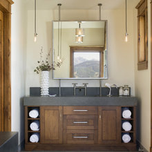 Guest bedroom Vanity