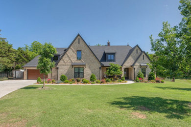 Trendy exterior home photo in Oklahoma City
