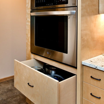Convection oven with deep drawers