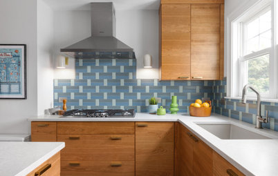Kitchen of the Week: Midcentury Mood in Blue, White and Wood