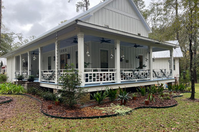 Country porch photo in New Orleans