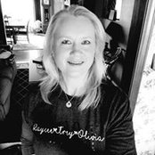 Lisa Melton's photo