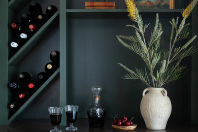 Example of a transitional home design design in Chicago