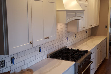 Inspiration for a modern kitchen remodel in Richmond