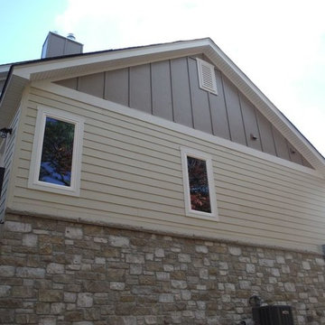 Hardie Navajo Beige w/ Khaki Brown Board & Batten | Herman, MO. (65041)