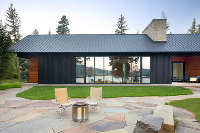 Minimalist patio photo in Other