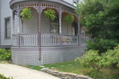 Inspiration for a traditional veranda in Cincinnati.