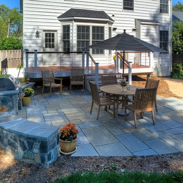 Outdoor kitchen and flagstone patio