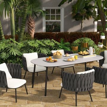 An Outdoor Dining Set That Show Modern Charm