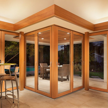 A California Dream in Menlo Park: Indoor-Outdoor Living Enhanced by NanaWall Fol