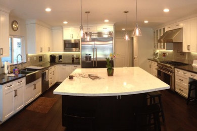 Elegant kitchen photo in Los Angeles
