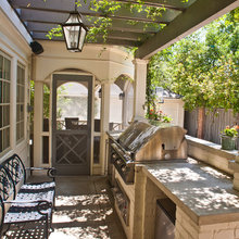 Outdoor Kitchen