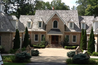 Traditional exterior home idea in Columbus