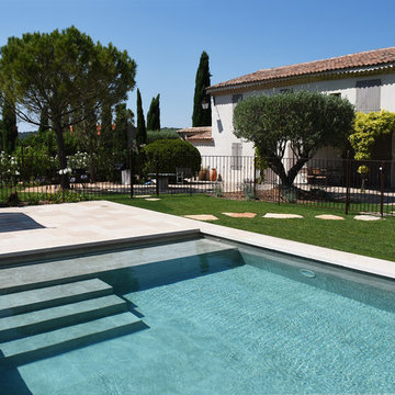 Ensemble Piscine & Jardin aux allures contemporaines et méditérranéennes