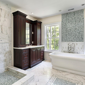 CLASSIC MASTER BATHROOM