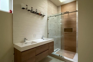 Bathroom - bathroom idea in San Francisco