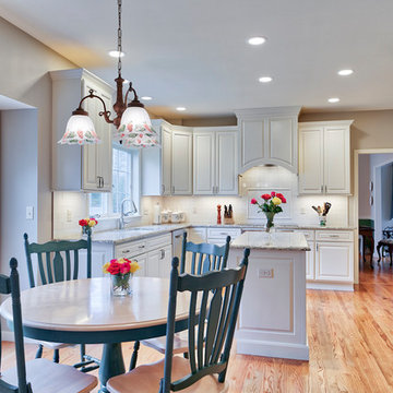 Welcoming White Kitchen