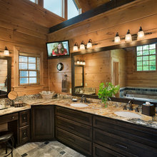 Lakehouse Bathroom