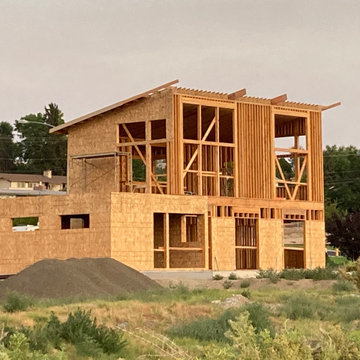 MOSES LAKE MODERN LAKE HOUSE