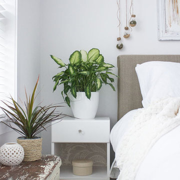 Light and bright condo - Burlington, ON