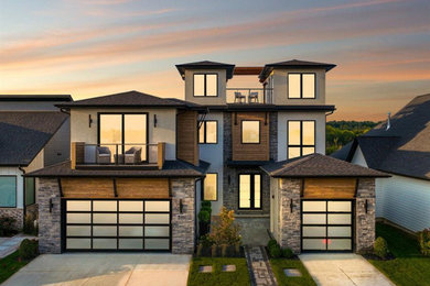 Trendy exterior home photo in Chicago