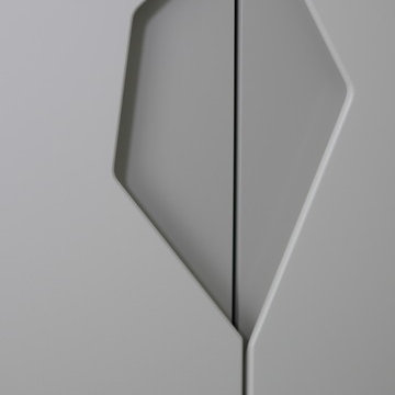 Dachgeschoss Galerie mit Schreibtisch und Stauraumschrank