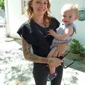 Hilary Pecis's photo