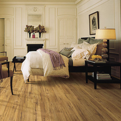 Современный Спальня by Longmont Lowes Flooring