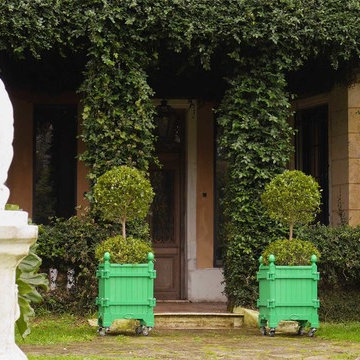 Versailles planter, Jardinier du Roi, French planters, orange tree planters Chat
