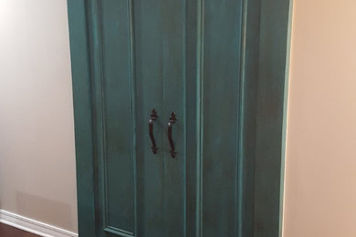 Example of a cottage hallway design in Austin