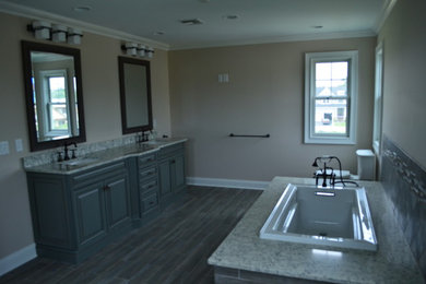 Example of a classic bathroom design in New York