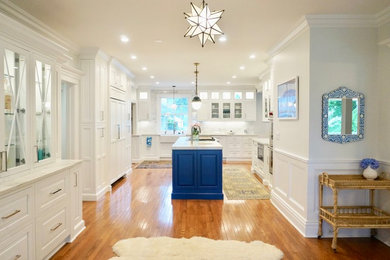 Example of a classic home design design in New York