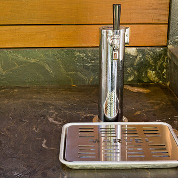 DELUXE OUTDOOR KITCHEN