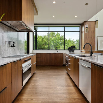 Jarvis／Falcon Ridge Contemporary Custom Home
