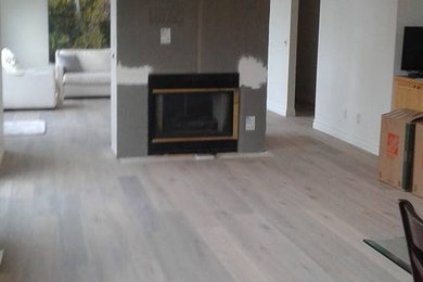 Example of a mountain style home design design in Toronto