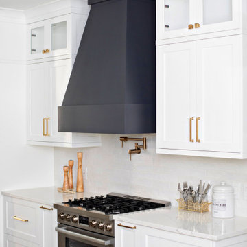 Classico/Milano in Designer White, Cyberspace, & Olmo Miele on Indigo Loop