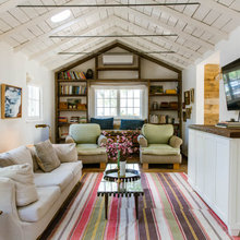 Houzz Tour: Cottages Connected by a Courtyard Make a Cosy Home